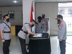 Kapolda Kalbar Pimpin Serah Terima Jabatan Kabidkum dan Menerima 3 Pejabat Utama Serta 2 Kapolres