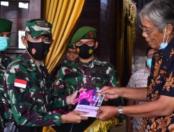 Dandim 1205 Sintang Lounching Buku,”Mutiara Bumi Sinentang”