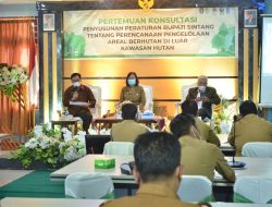 Konsultasi Perbub Perencanaan dan Pengelolaan Areal Berhutan Diluar Kawasan Hutan di Kab.Sintang