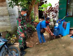 Babinsa Istana Jaya Kodim 1203 ketapang Cek Sarana Prokes Warga