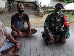 Babinsa Air Upas Kodim 1203/ktp anjangsana ke Temenggung Adat