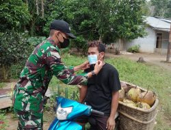 Koramil Jelai Hulu Kodim 1203/ktp. Bagikan Masker Gratis