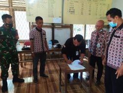 Babinsa Kodim 1203/ktp. Hadiri Sertijab Kades Binaannya