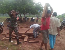 Babinsa Kendawangan bersama Warga Gotong Royong Pembangunan Majid Nurul Khoir