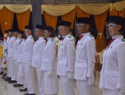 KADIS PORAPAR KAB SINTANG KUKUHKAN 31 PASKIBRAKA TAHUN 2021