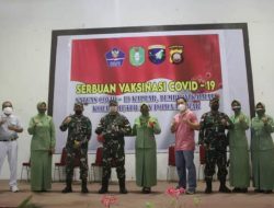 Danrem 121/Abw Sambangi Masyarakat Nanga Tayap Dalam Serbuan Vaksinasi