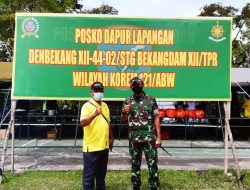 DAPUR UMUM TNI SUPLAI KONSUMSI KORBAN BANJIR SINTANG