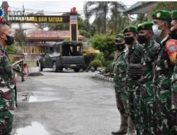 DANDIM 1205 SINTANG BERANGKATKAN 17 ANGGOTA KE MAKODAM XII TANJUNGPURA