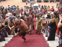 Rumah Adat Dayak “Tampun Juah” Kab.Sintang Diresmikan