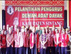 Bupati dan Wakil Bupati Sintang, hadiri Pelantikan Pengurus DAD