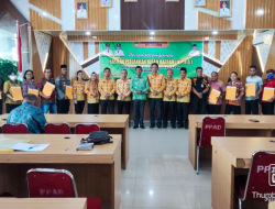 Wabup Farhan Serahkan Dana Hibah