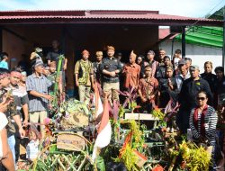 Sekda Ketapang Hadiri Adat Tentobus di Desa Aur Gading