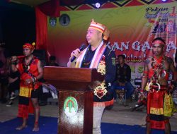 Sekda Alexander Willyo Hadiri Penutupan Gawai Polas Laman Kampung Buah di Sungai Laur