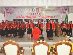 Pengurus Perhimpunan Perempuan Dayak Dilantik