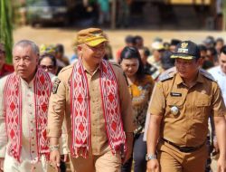 Bangunan Gereja Berdampingan dengan Masjid di Riam Bunut