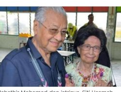 Ultah ke-100 Mahathir Mohamad