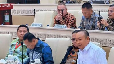 Bupati Ketapang Dampingi Warga Teluk Bayur ke DPR RI