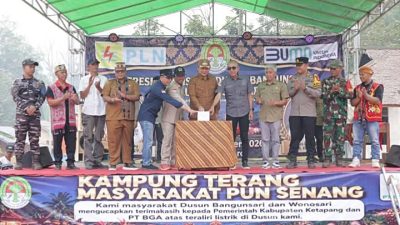 Bupati Ketapang Resmikan Listrik Untuk 144 Rumah di Dsn.Bangun Sari Dan Dsn.Wonosari