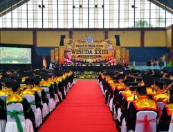 UNKA Sintang Wisuda 455 Sarjana di Gedung Indoor Apang Semangai